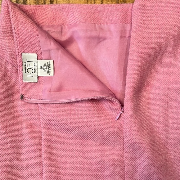 LOFT 100% Wool Pink Pencil Mini Skirt Size 6P - Picture 3 of 8